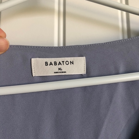 Babaton top. V neck - Picture 2 of 2